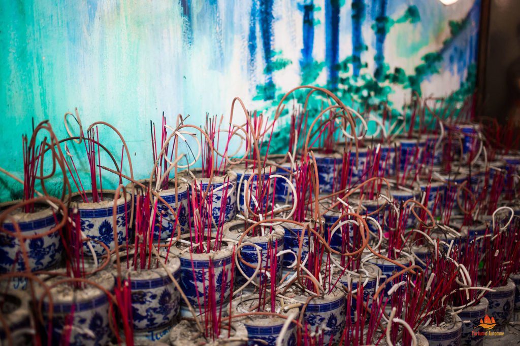 L'encens dans un Pagode au Vietnam