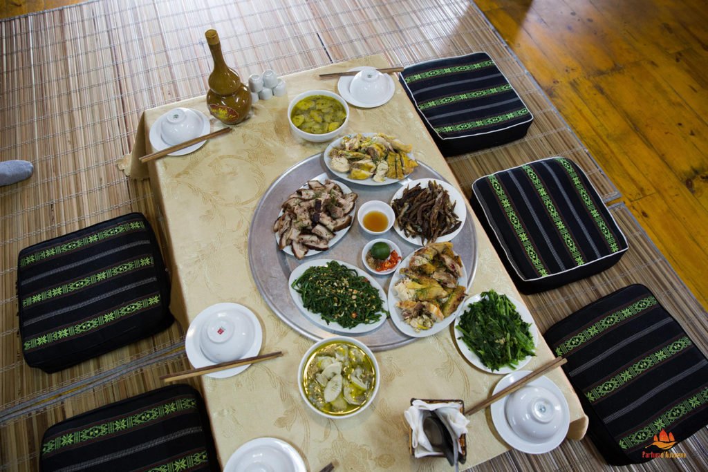 Table typique dans le Nord Vietnam