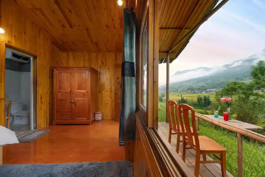 Chambre avec balcon de SaPa Farmer House
