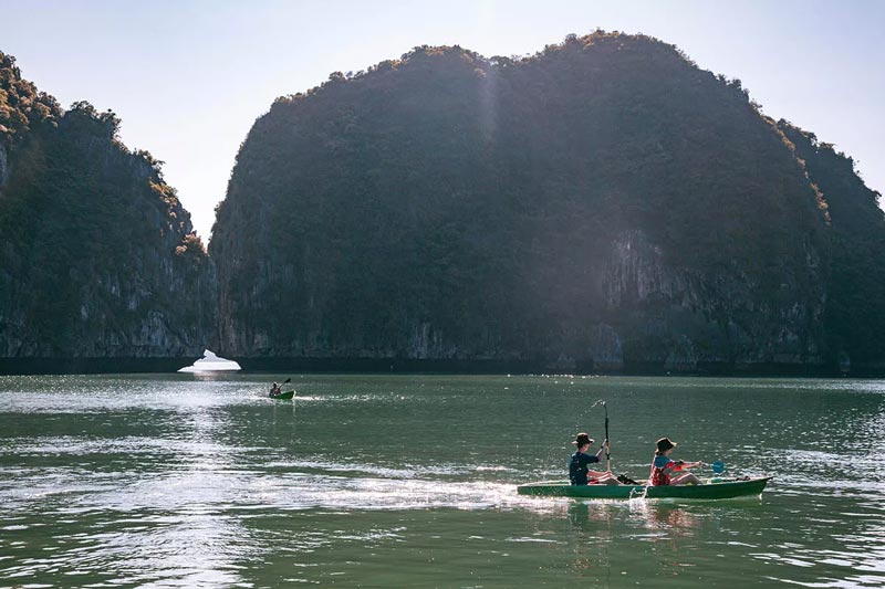 Kayak en baie de Lan Ha
