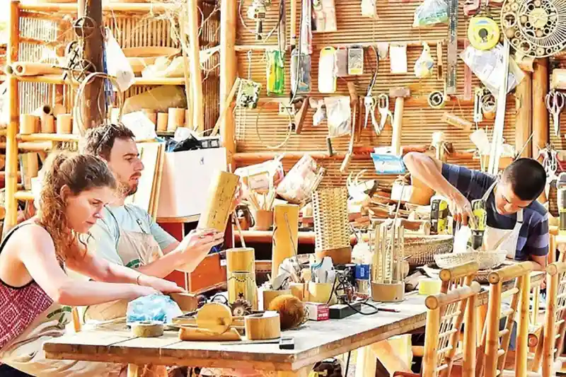 Atelier de creation en bambou au Vietnam