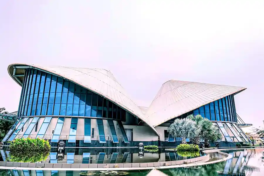 Palais des expositions, Bac Lieu