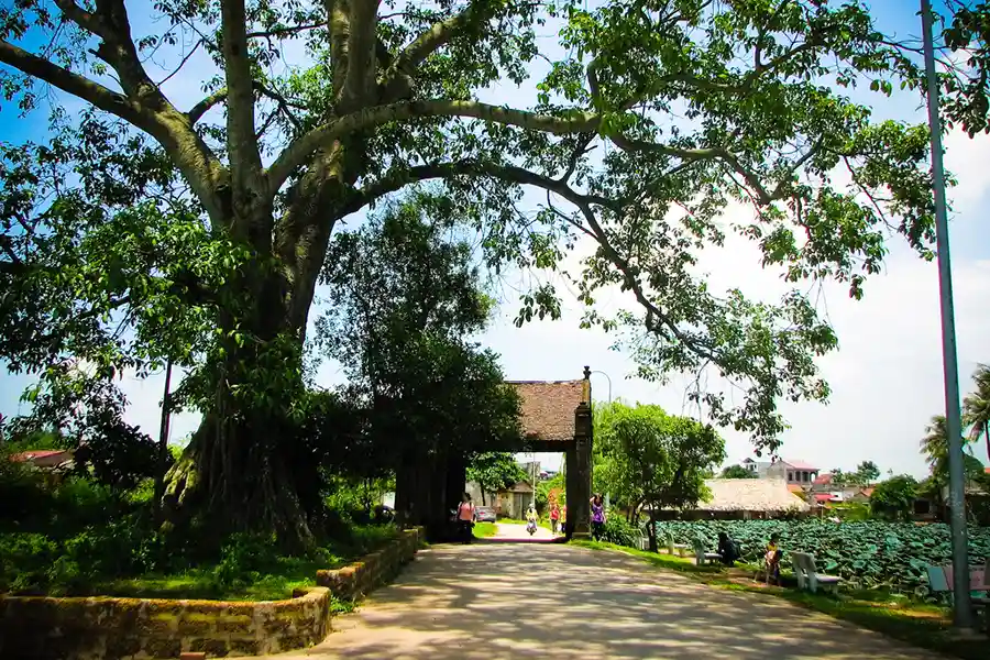 Entrée du village de Duong Lam