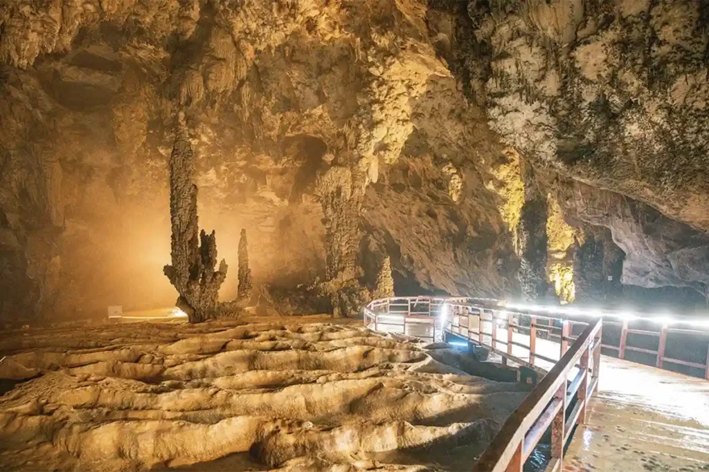Grotte de Nguom Ngao, Cao Bang