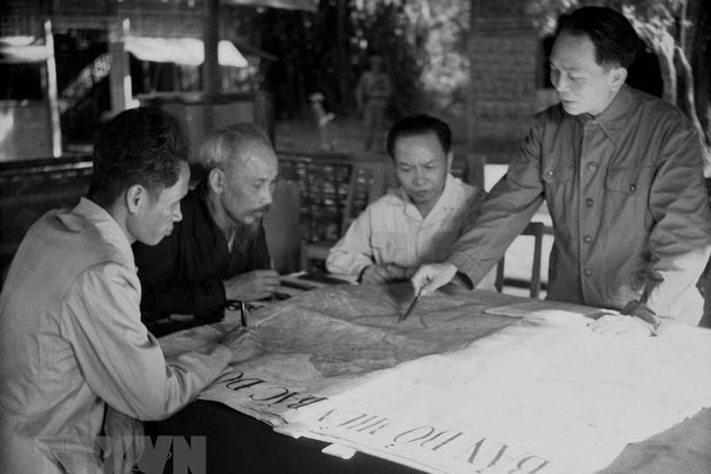 Ho Chi Minh et Giap