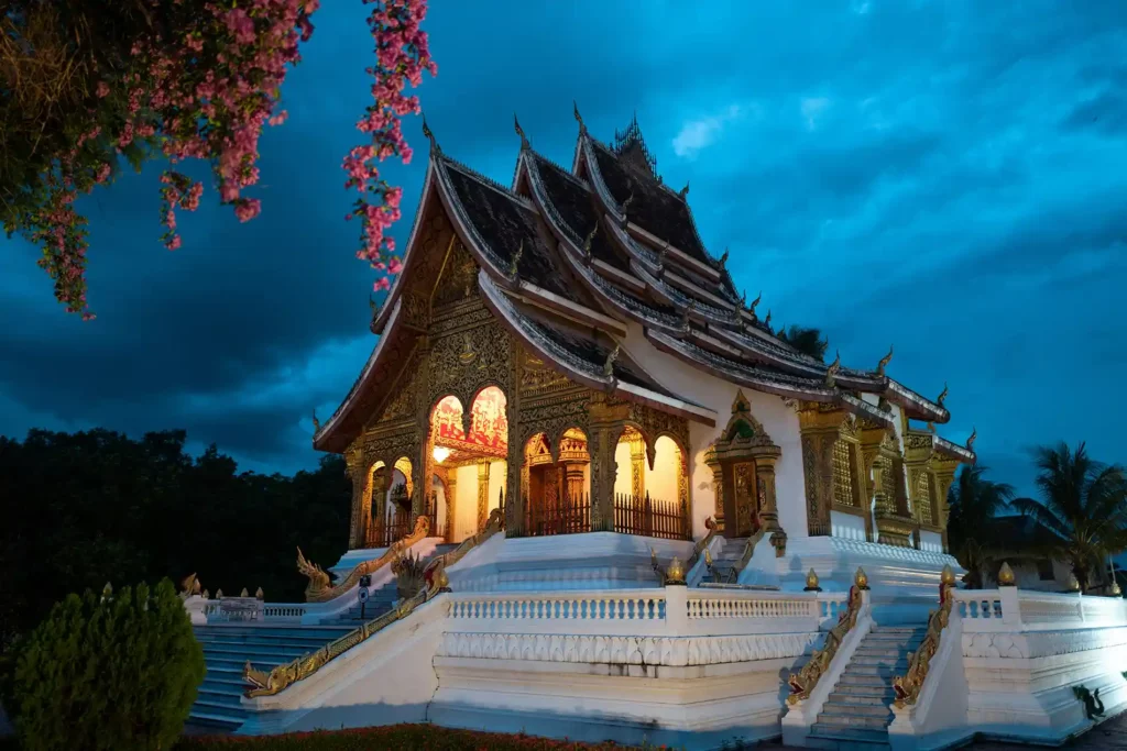 Temple de Luang Prabang, la nuit, Laos