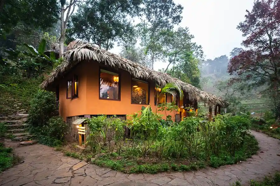 Vue extérieure d'un logement au Panhou Village à Hoang Su Phi