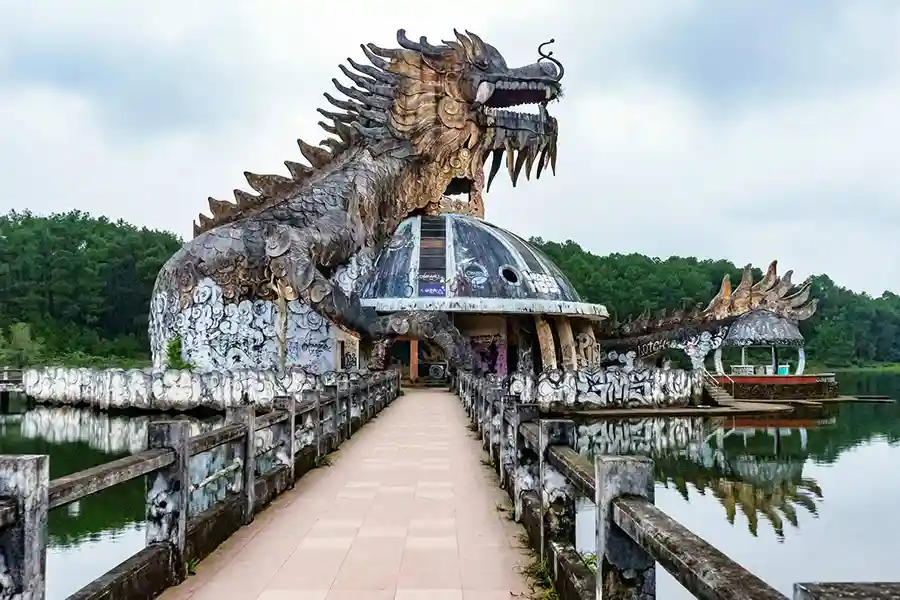 Parc aquatique abandonné Thuy Tien