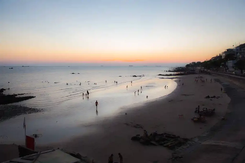 Plage de Vung Tau au coucher de soleil