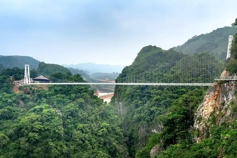 Pont en verre Bach Long