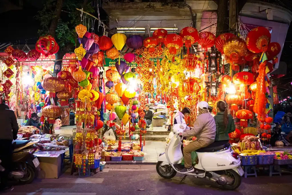 La rue colorée Hang Ma à Hanoi