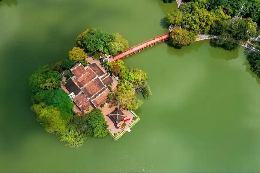 Vue aérienne du Temple Ngoc Son Hoan Kiem